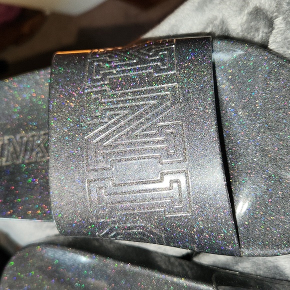 PINK Victoria’s Secret Logo Glitter Slides - Picture 4 of 9